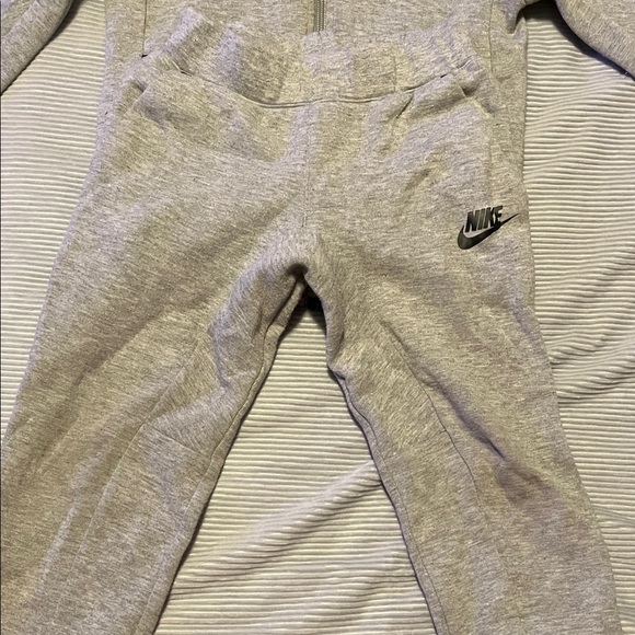 Kids Nike-Tech Light Gray sweatsuit - Picture 2 of 4